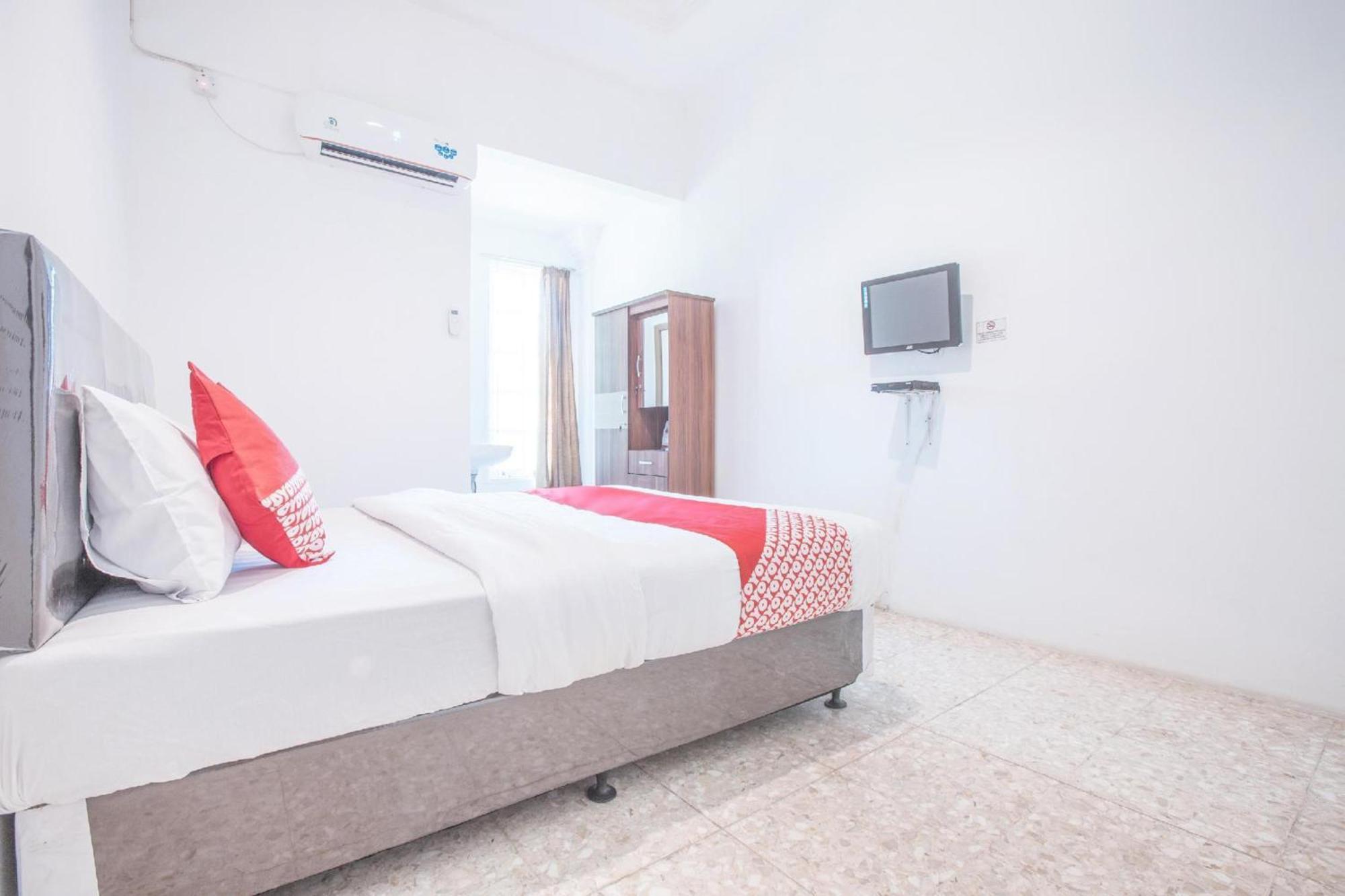 Hotel Capital O 332 G17 Kemang