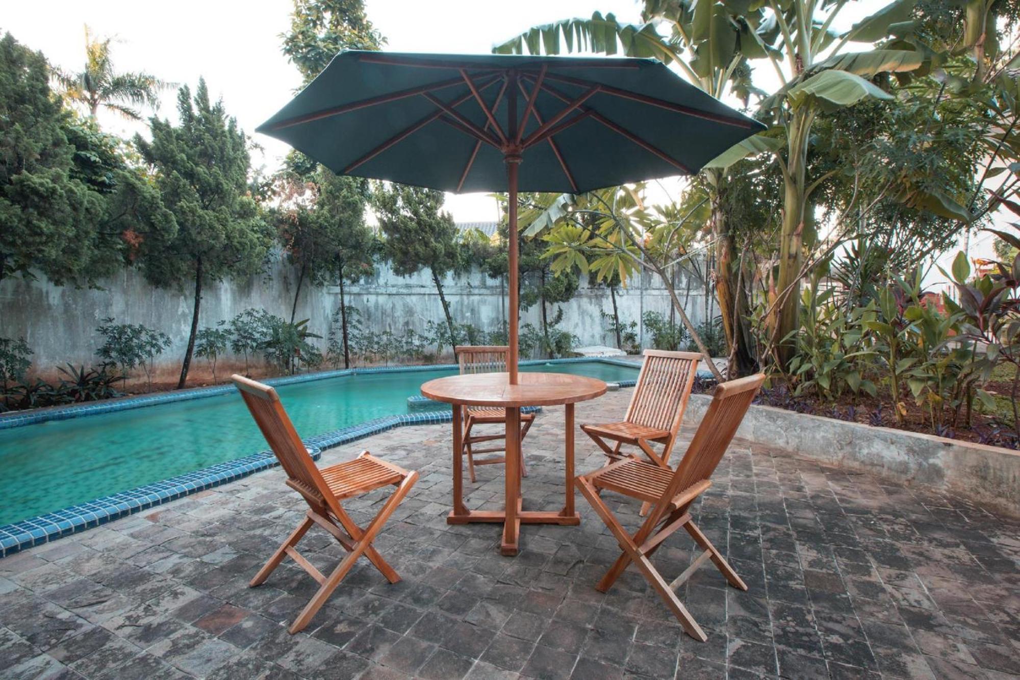 Capital O 332 G17 Kemang Hotel Jakarta